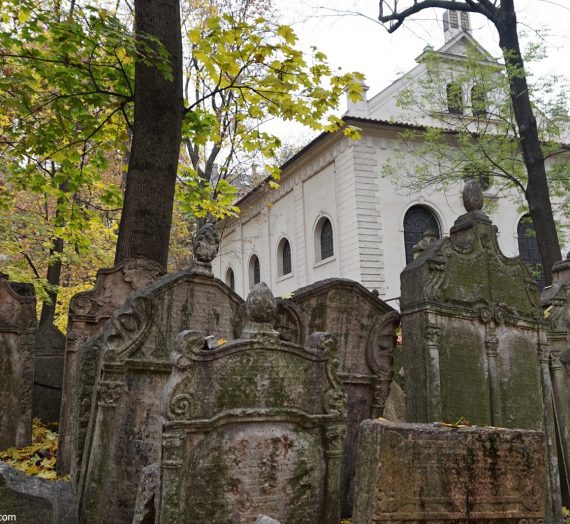 le vieux cimetière juif et la synagogue klaus