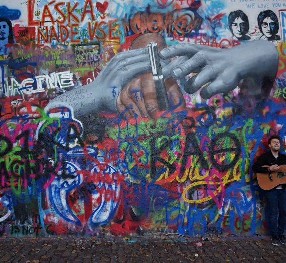Mur Lennon et alentours